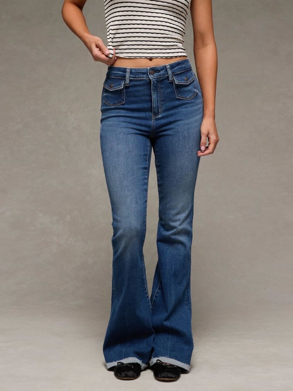 American Eagle Super High Waisted Flare Jean in Moody Blues size 12